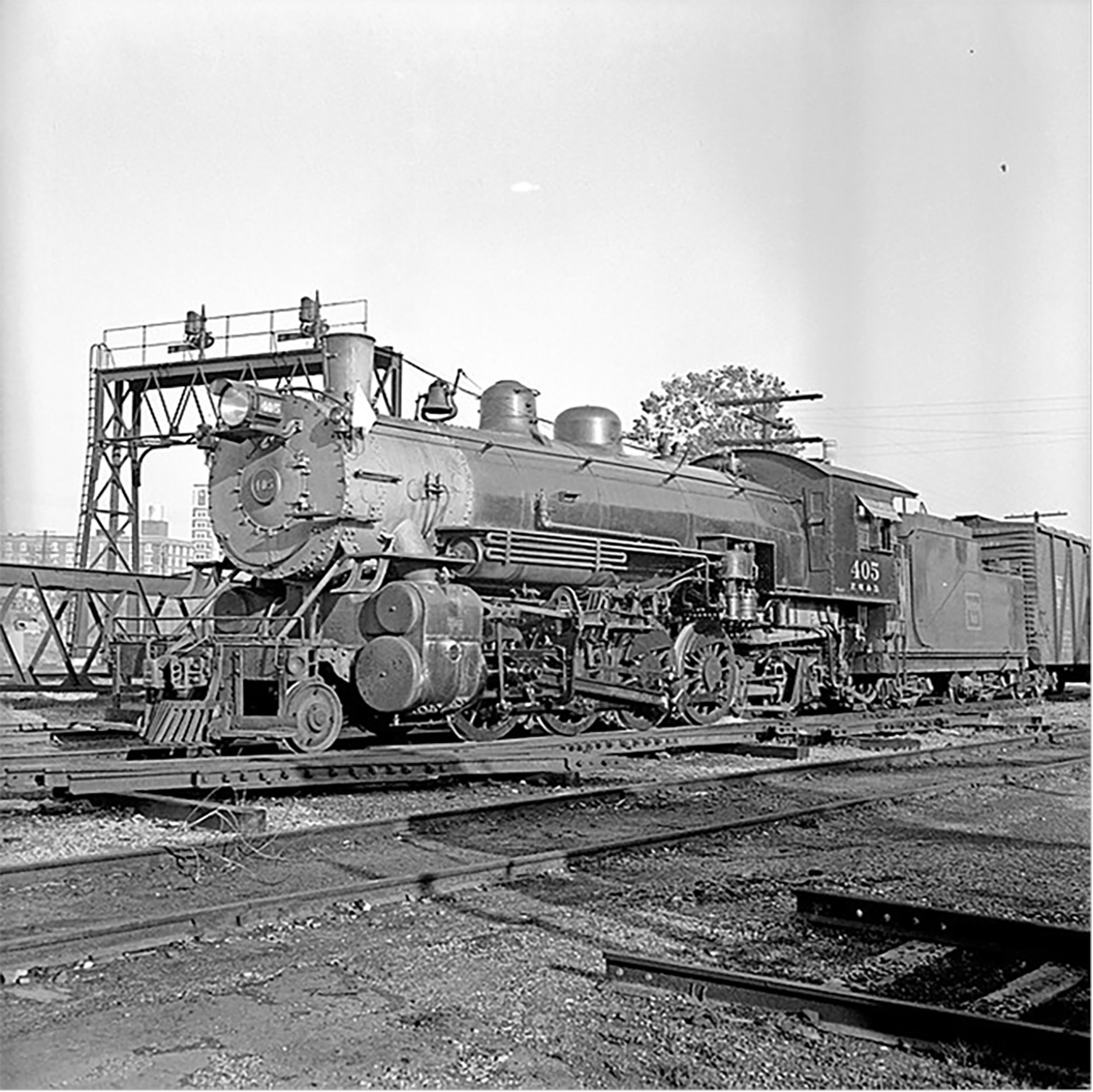 FW&D Locomotive No. 405 with tender in Dallas in undated photo. Photo credit: DeGolyer Library, Southern Methodist University