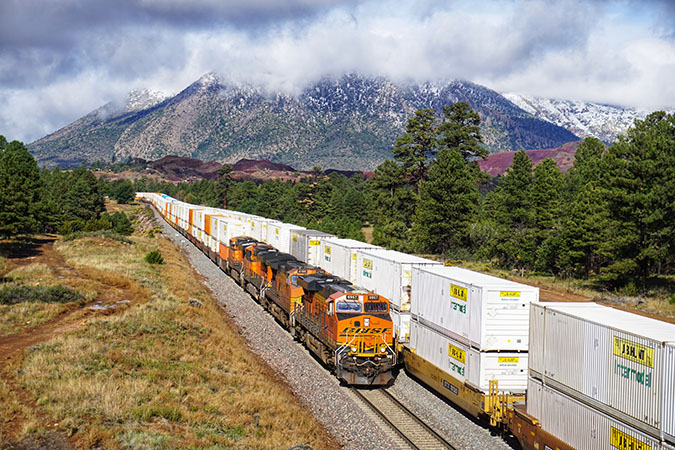 Intermodal train carrying J.B. Hunt containers near Flagstaff 